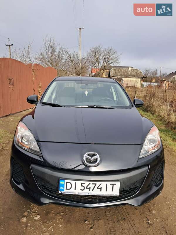 Седан Mazda 3 2011 в Ивано-Франковске