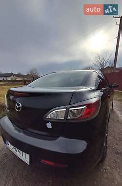 Седан Mazda 3 2011 в 