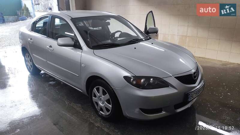 Седан Mazda 3 2006 в Добромиле