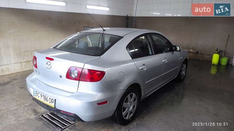 Седан Mazda 3 2006 в Добромиле