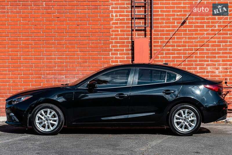 Седан Mazda 3 2016 в Львове