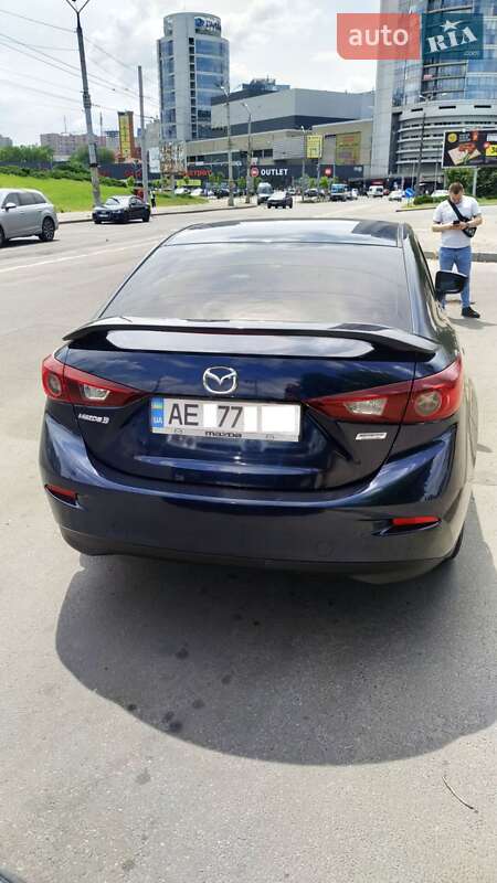 Седан Mazda 3 2016 в Днепре