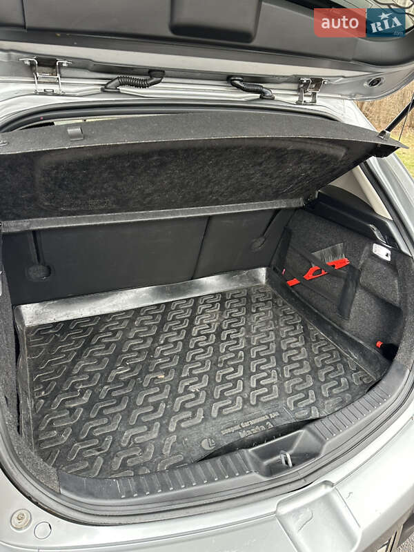 Хэтчбек Mazda 3 2010 в Чернигове