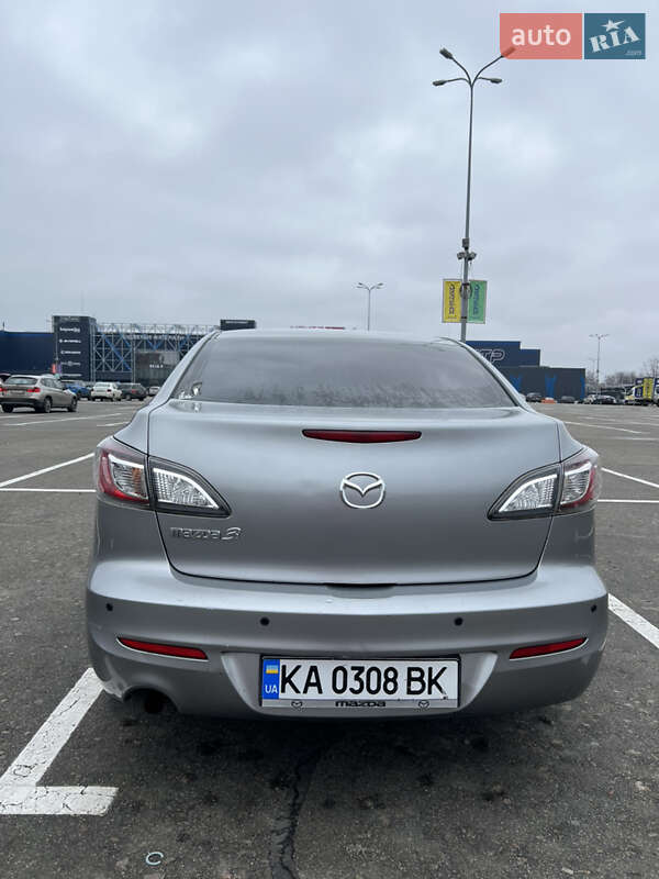 Седан Mazda 3 2013 в Киеве
