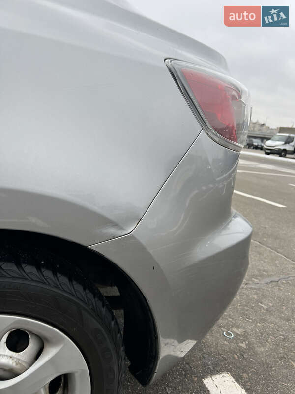 Седан Mazda 3 2013 в Киеве