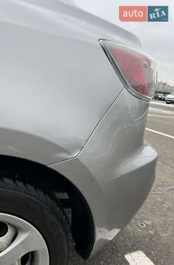 Седан Mazda 3 2013 в 