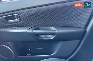 Хэтчбек Mazda 3 2006 в 