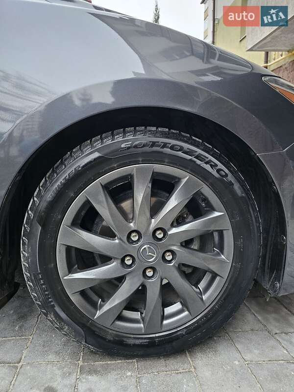 Седан Mazda 3 2016 в Львове