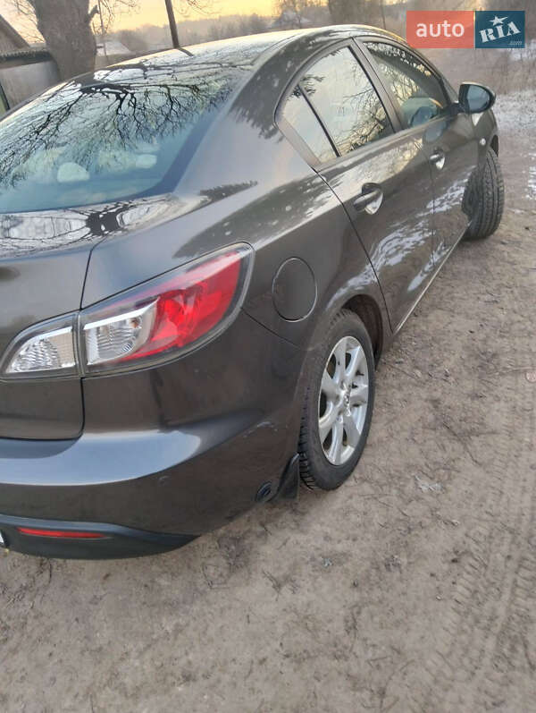 Седан Mazda 3 2010 в Чернігові
