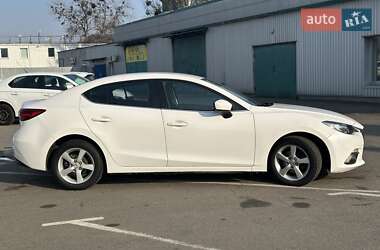 Седан Mazda 3 2015 в Киеве