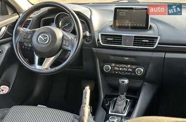 Седан Mazda 3 2015 в Киеве