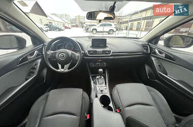 Седан Mazda 3 2015 в Черкасах