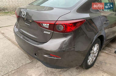 Седан Mazda 3 2015 в Черкасах