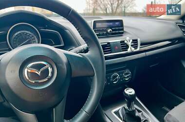 Хэтчбек Mazda 3 2015 в 