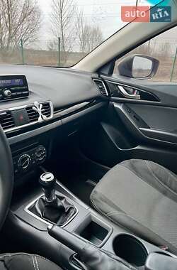 Хэтчбек Mazda 3 2015 в 