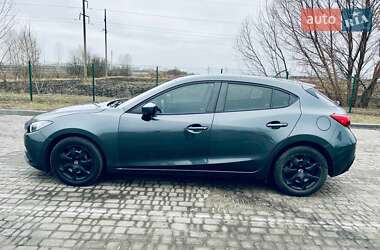 Хэтчбек Mazda 3 2015 в 