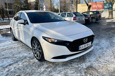 Седан Mazda 3 2018 в Киеве