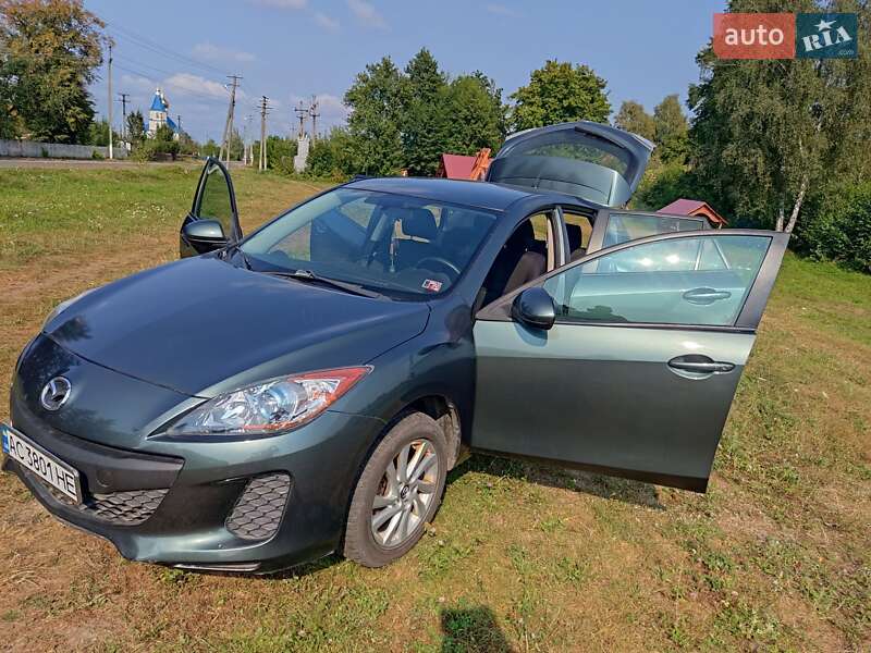 Хетчбек Mazda 3 2012 в Ратному