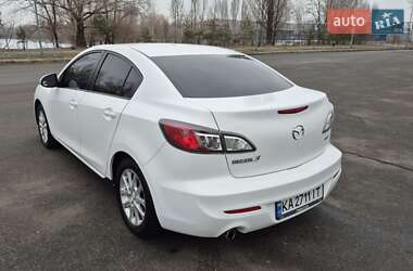 Седан Mazda 3 2012 в 