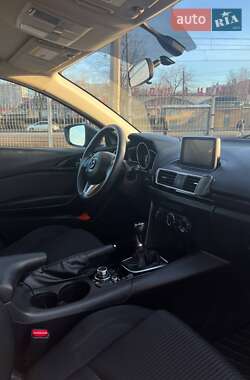 Хэтчбек Mazda 3 2016 в 