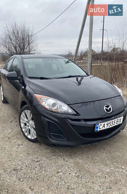 Седан Mazda 3 2010 в Каневі