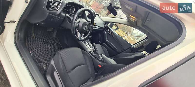 Хетчбек Mazda 3 2016 в Дніпрі