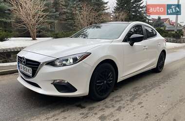 Седан Mazda 3 2016 в Киеве