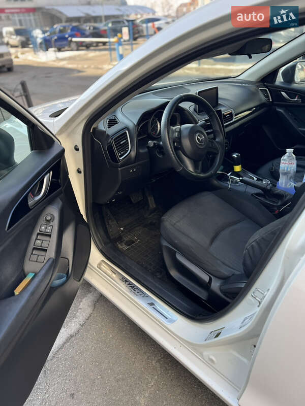 Седан Mazda 3 2014 в Киеве