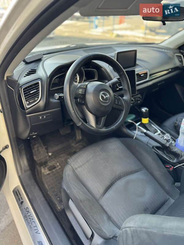 Седан Mazda 3 2014 в Киеве