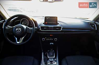 Седан Mazda 3 2015 в Черкассах