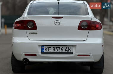 Седан Mazda 3 2004 в 