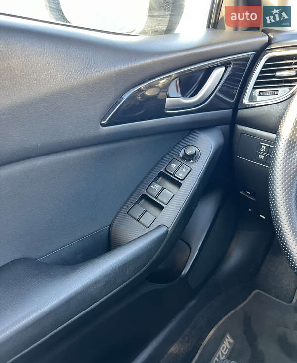 Седан Mazda 3 2016 в Одессе