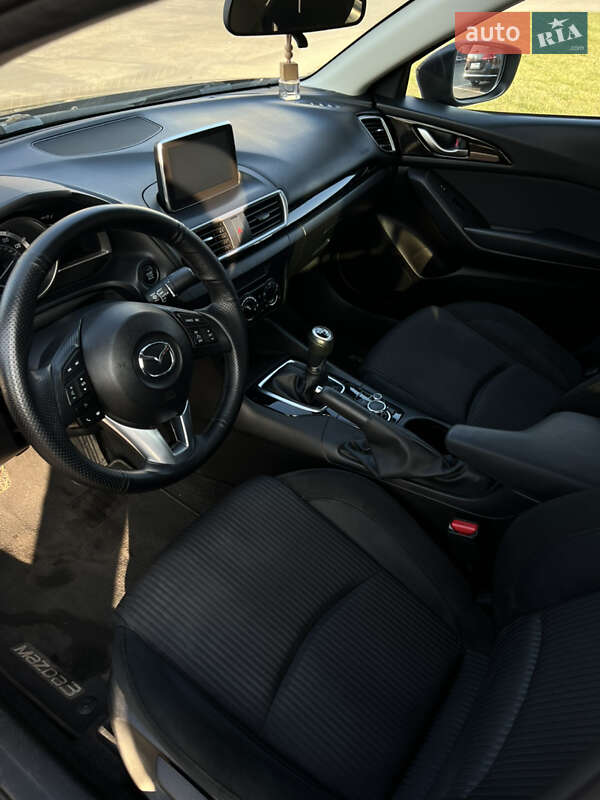 Седан Mazda 3 2016 в Одессе