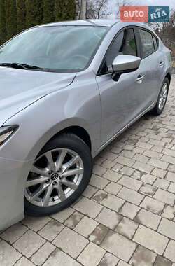 Седан Mazda 3 2016 в 