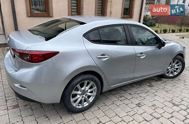 Седан Mazda 3 2016 в 