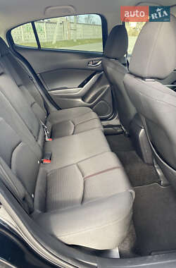 Седан Mazda 3 2017 в 