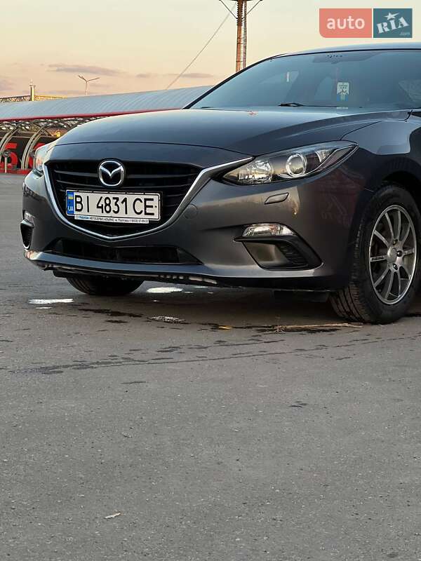 Седан Mazda 3 2016 в Полтаве