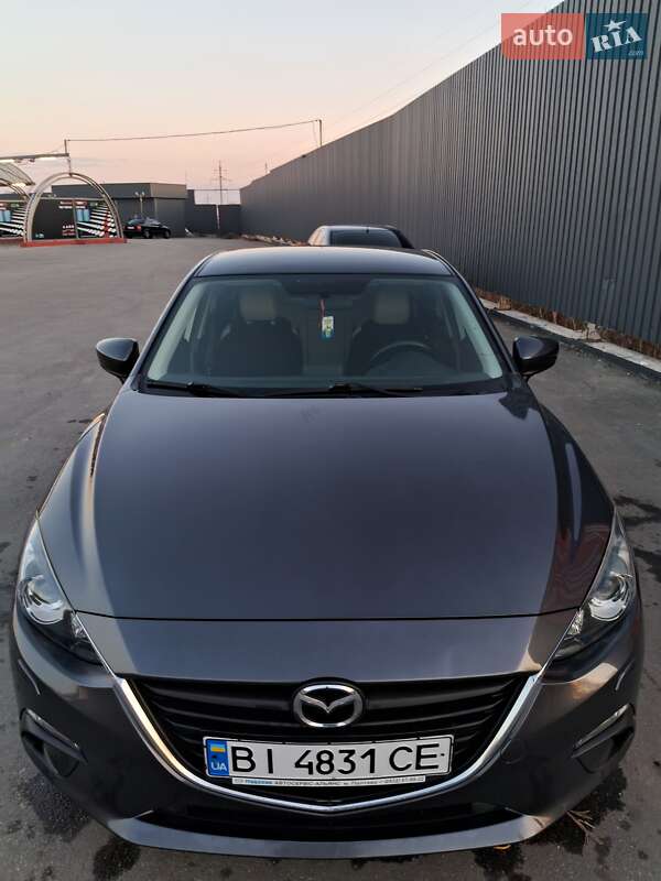 Седан Mazda 3 2016 в Полтаве