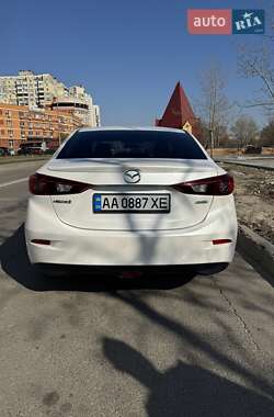 Седан Mazda 3 2015 в 