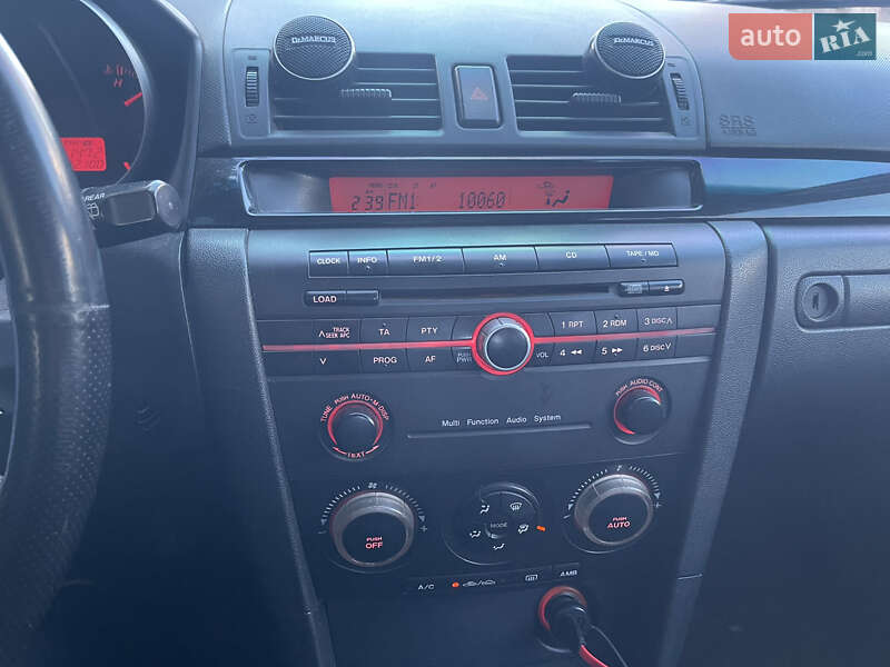 Хэтчбек Mazda 3 2004 в Рени