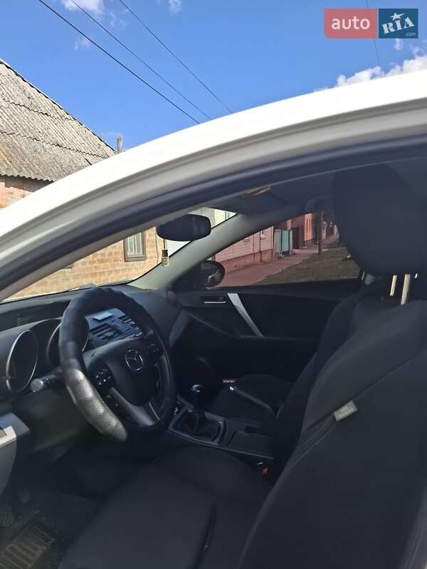 Хетчбек Mazda 3 2011 в Прилуках
