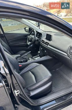 Седан Mazda 3 2014 в 