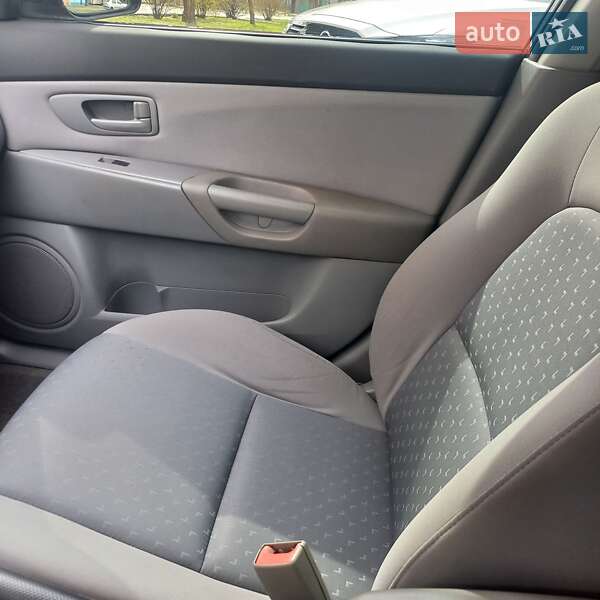 Хэтчбек Mazda 3 2004 в Запорожье