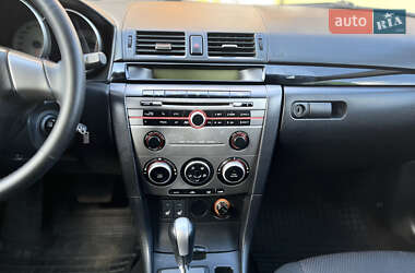 Седан Mazda 3 2006 в 