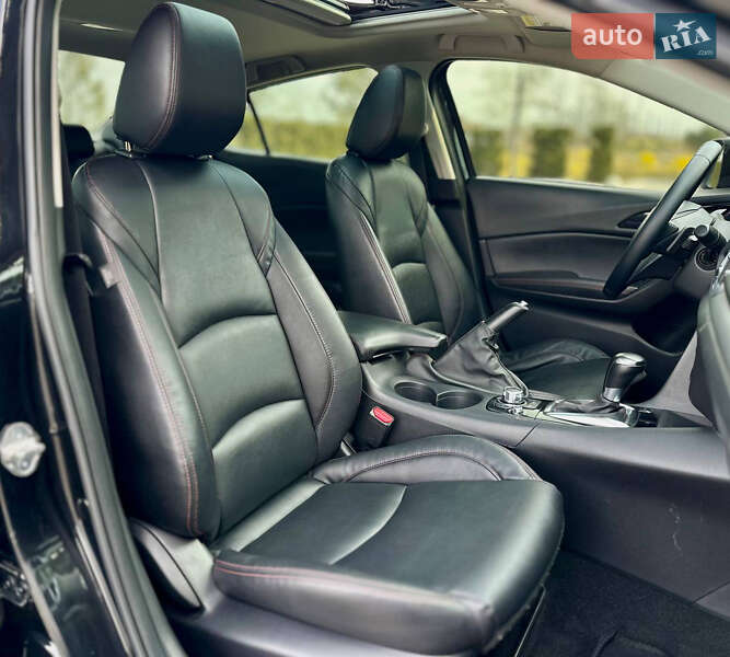 Седан Mazda 3 2015 в Днепре