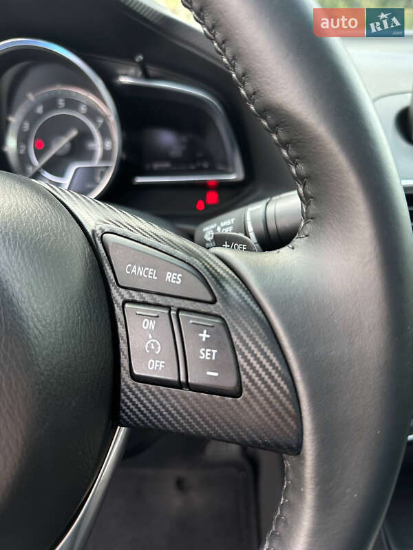 Седан Mazda 3 2015 в Днепре