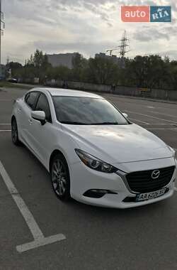 Седан Mazda 3 2018 в Киеве