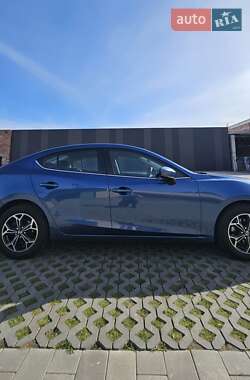 Седан Mazda 3 2016 в 