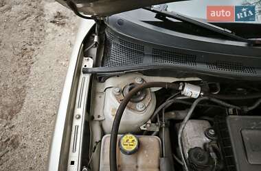 Седан Mazda 3 2006 в 