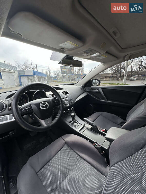 Седан Mazda 3 2012 в Киеве